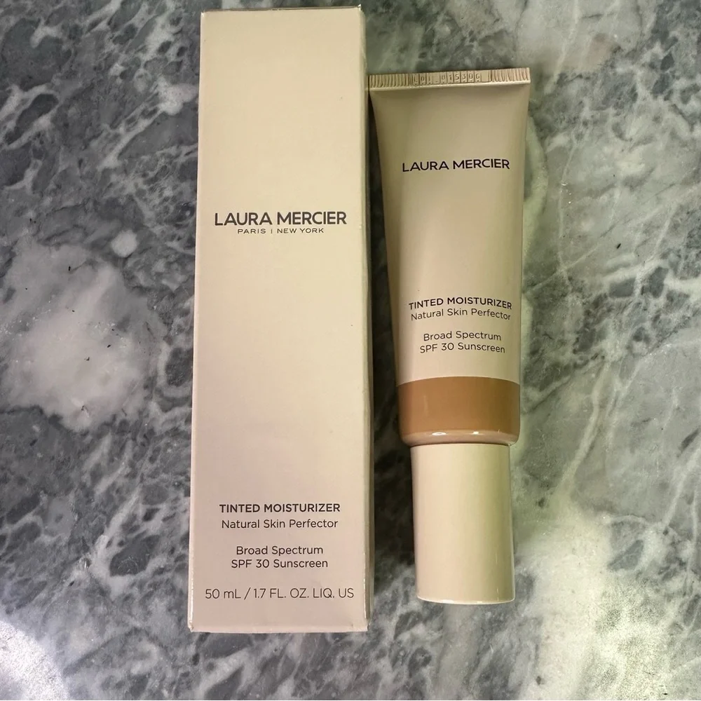 Laura Mercier Tinted‎ Moisturizer Tan